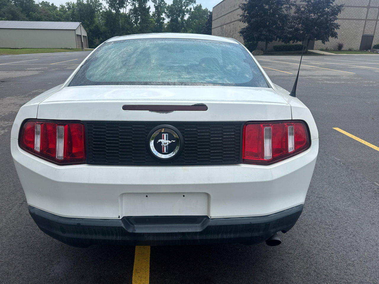 Used 2010 Ford Mustang Coupe image 6