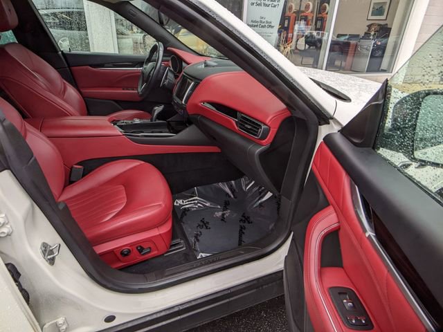 Used 2019 Maserati Levante S image 11