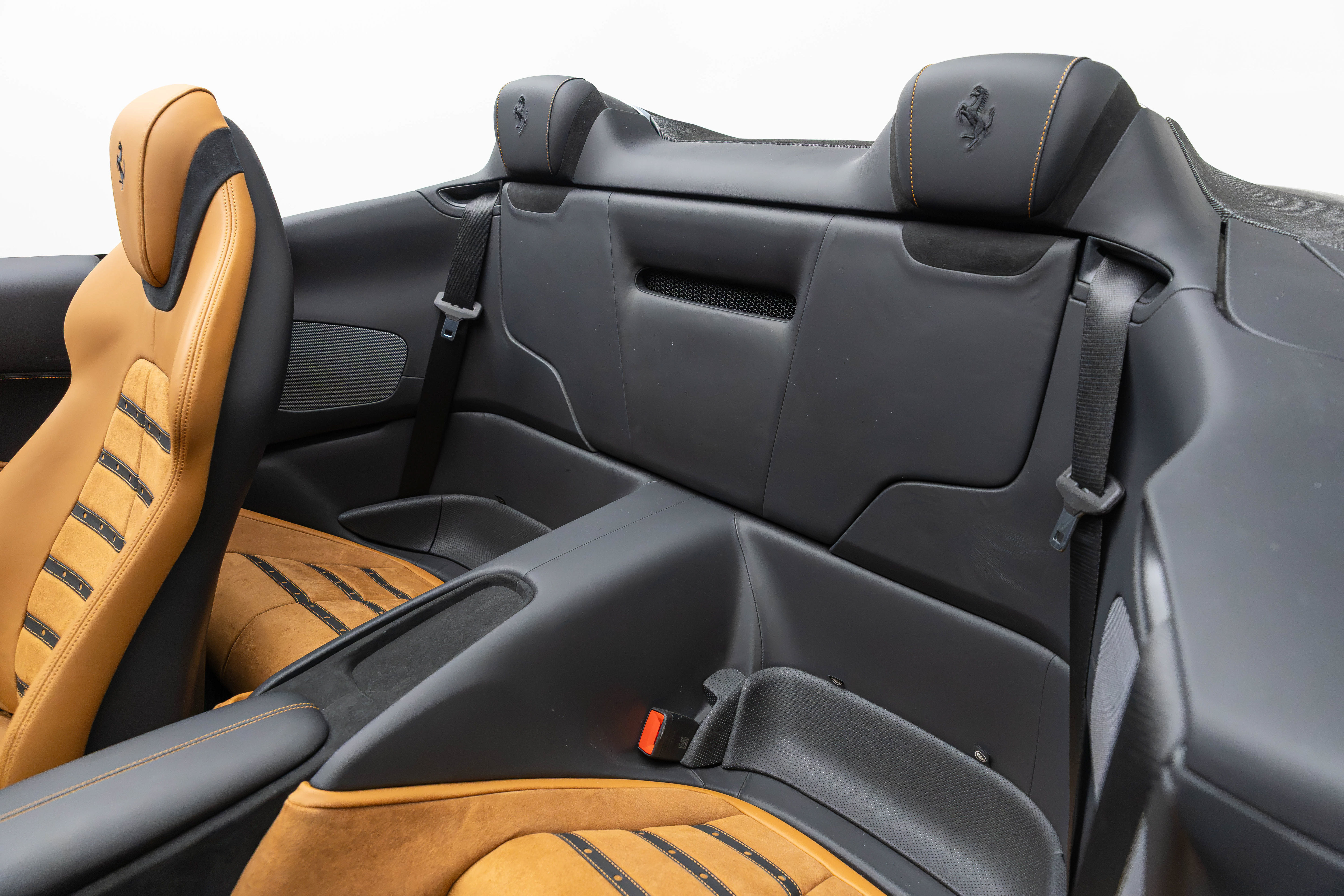 Certified 2025 Ferrari Roma Spider RWD image 56
