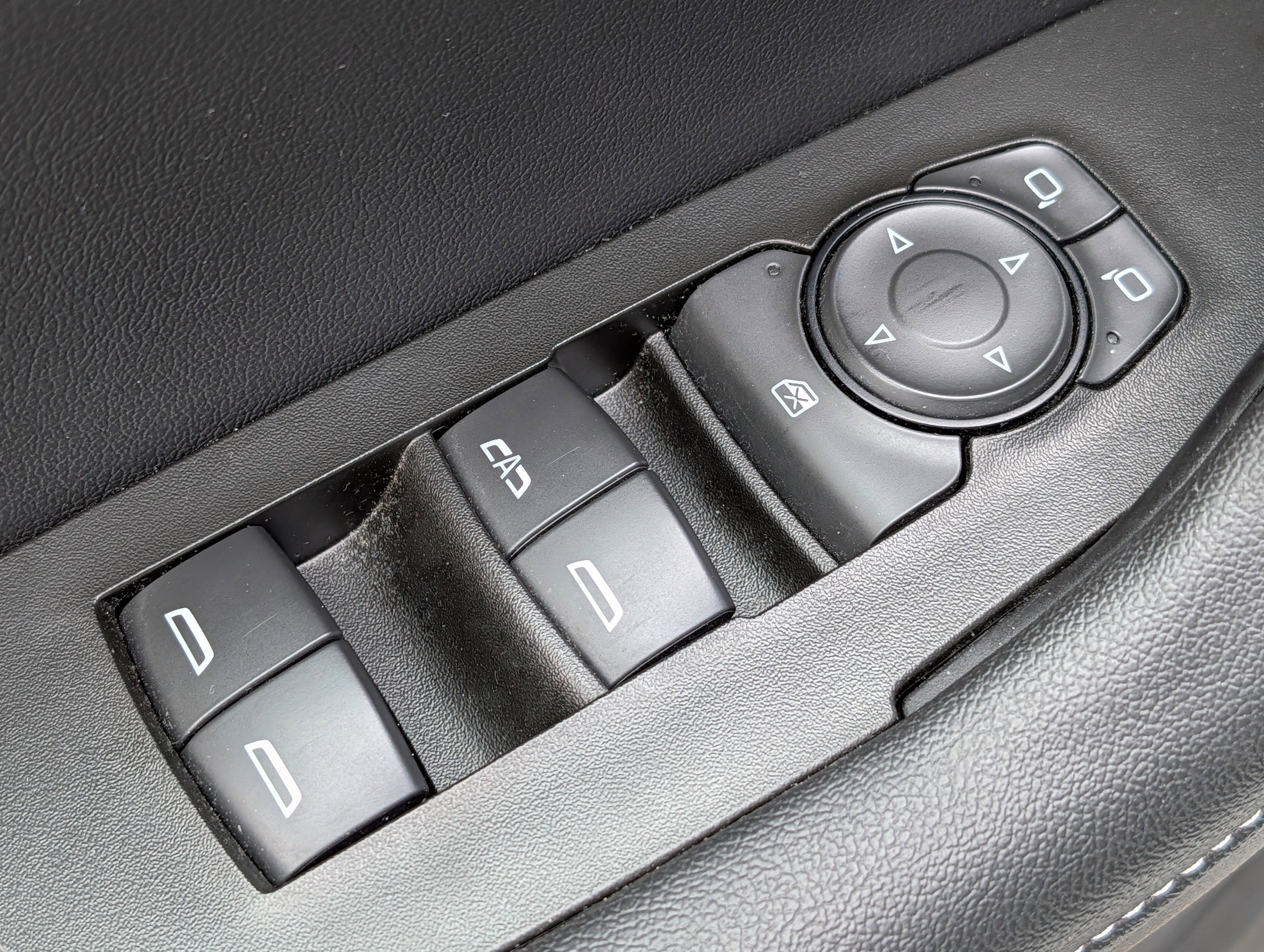 Certified 2025 Chevrolet Blazer LT AWD/4WD image 14
