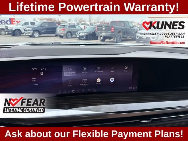 Used 2025 Cadillac Escalade Premium Luxury AWD/4WD image 28