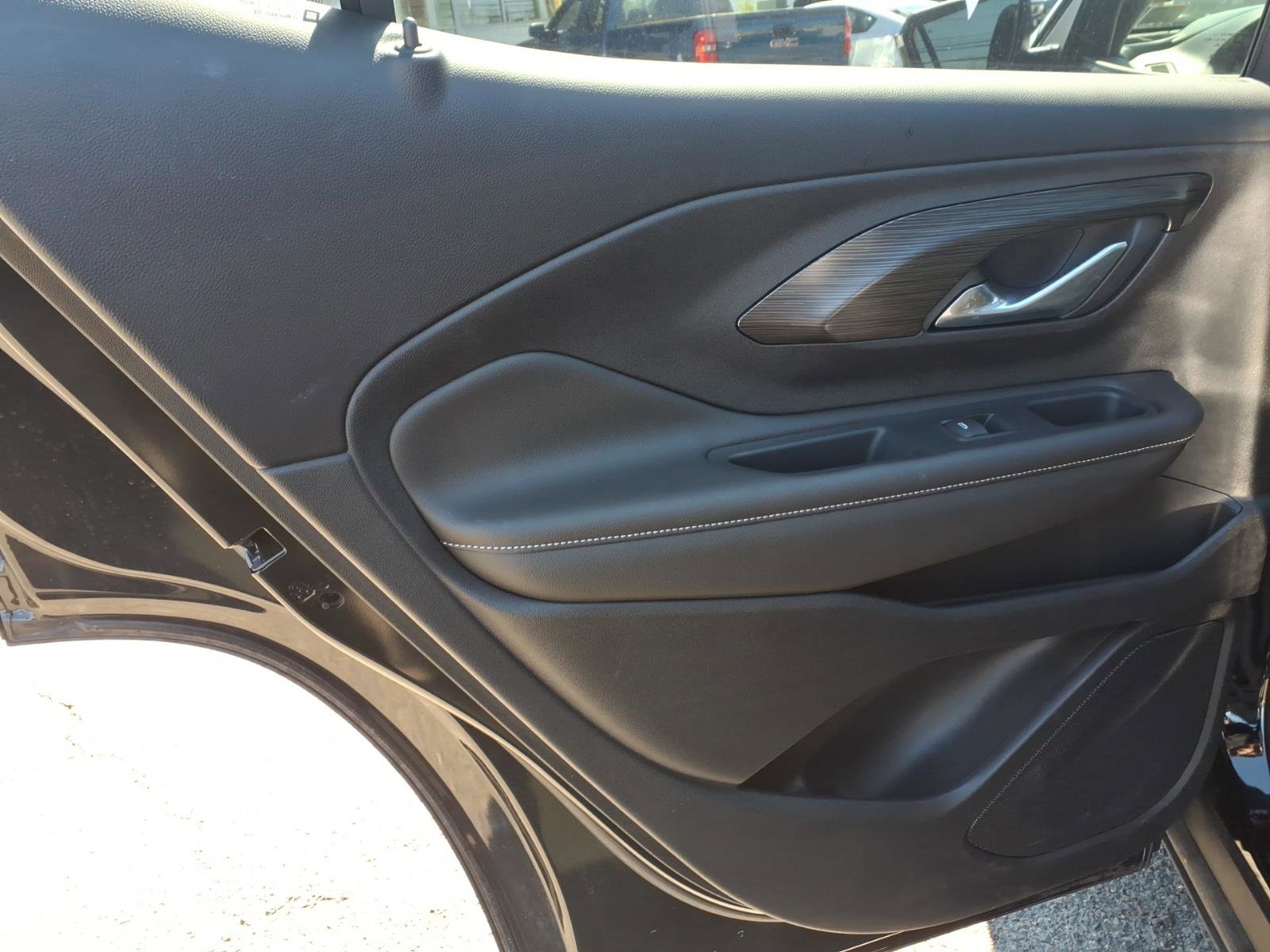 Certified 2023 GMC Terrain SLT w/ Infotainment Package II image 19