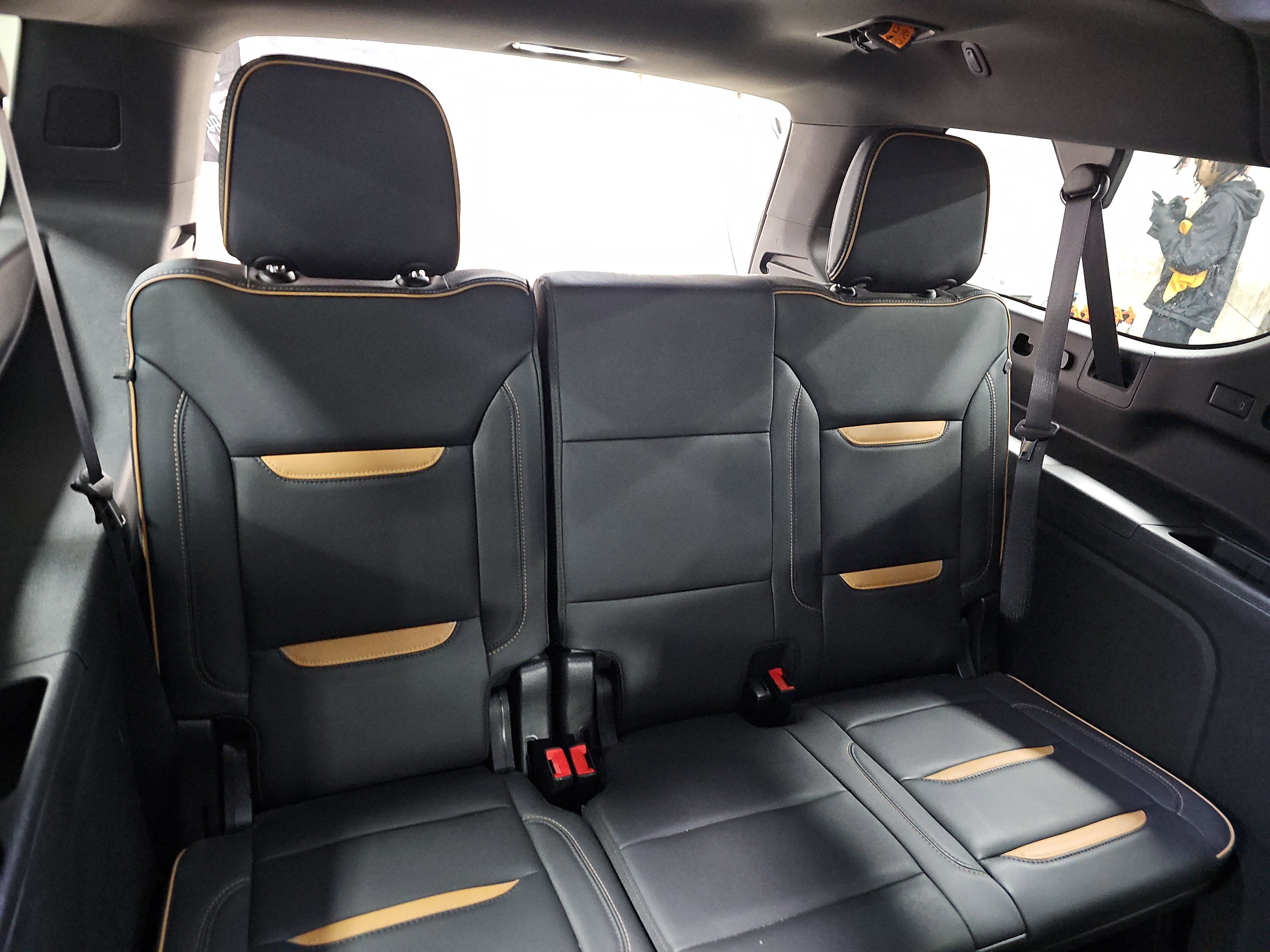 Used 2024 GMC Yukon XL AT4 w/ AT4 Premium Package AWD/4WD image 13