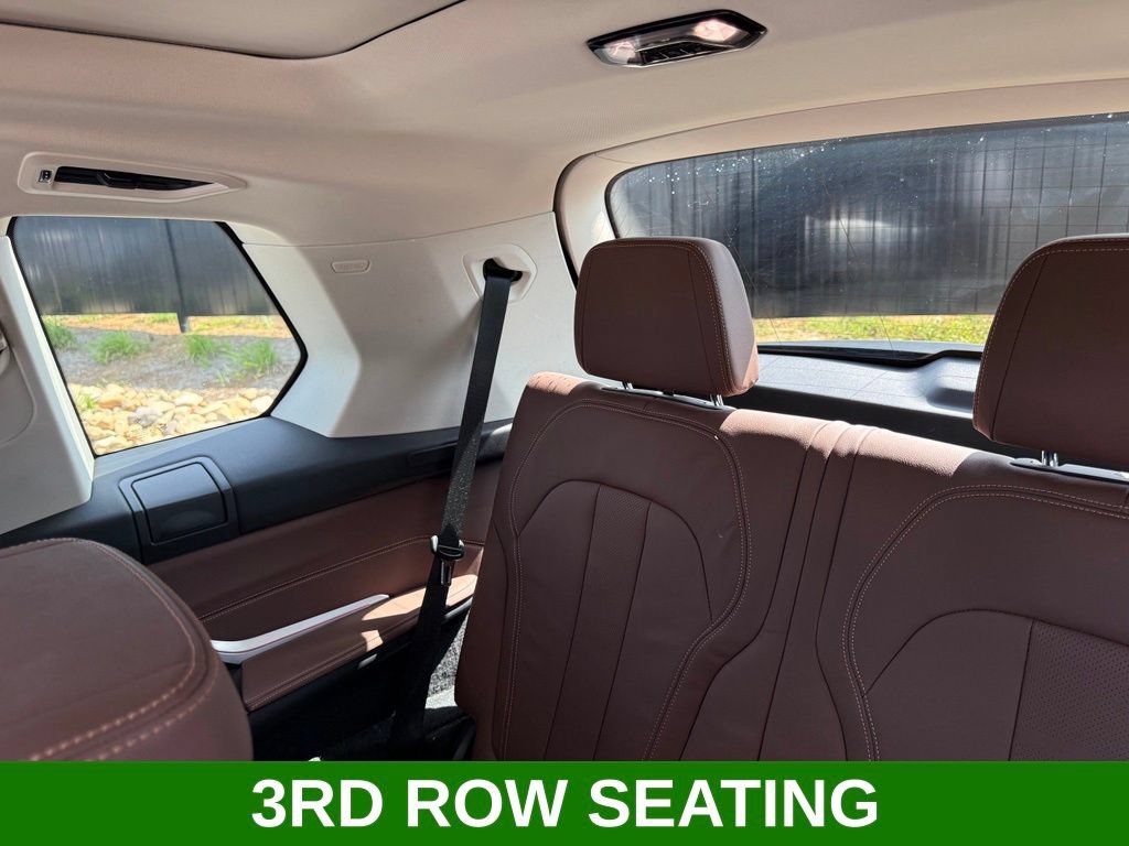 Used 2022 BMW X7 xDrive40i w/ Premium Package AWD/4WD image 12