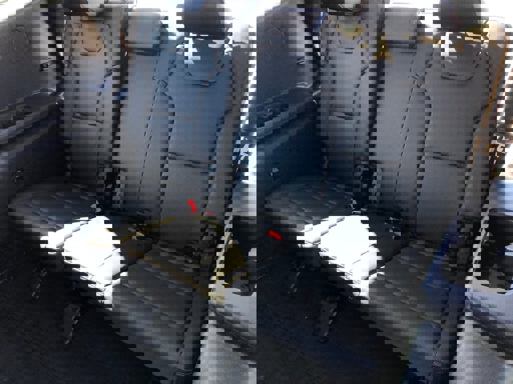 Used 2024 Kia Telluride EX w/ EX Captain's Chair Package image 38