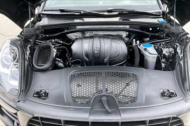 Used 2018 Porsche Macan AWD/4WD image 9