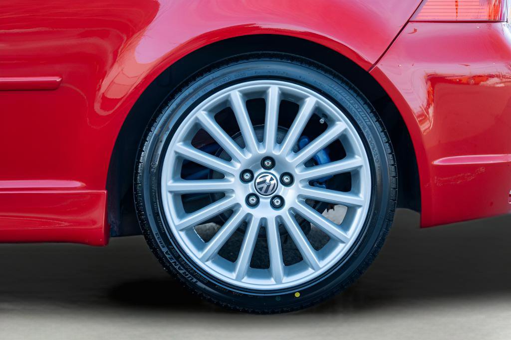 Used 2004 Volkswagen R32 image 10