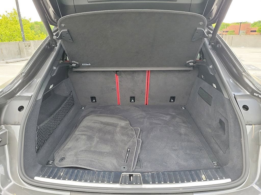 Used 2023 Porsche Cayenne Coupe image 27