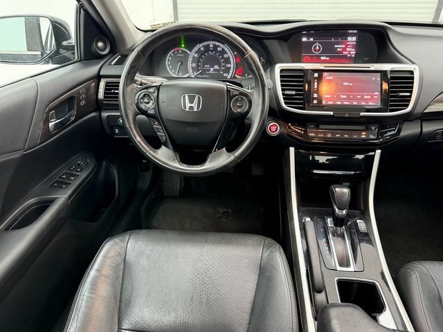 Used 2017 Honda Accord EX-L image 32