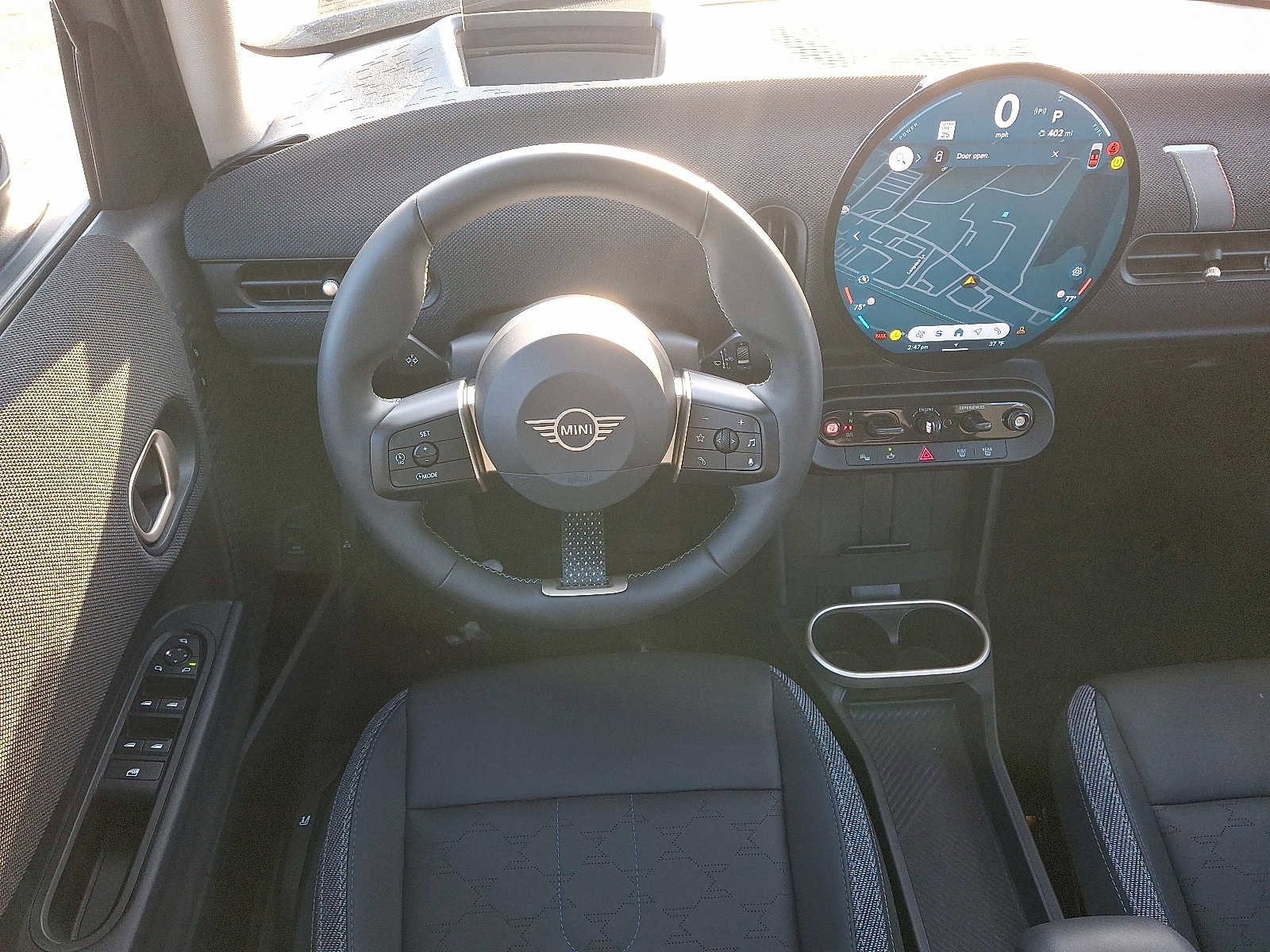 Used 2025 MINI Cooper 4-Door Hardtop image 12