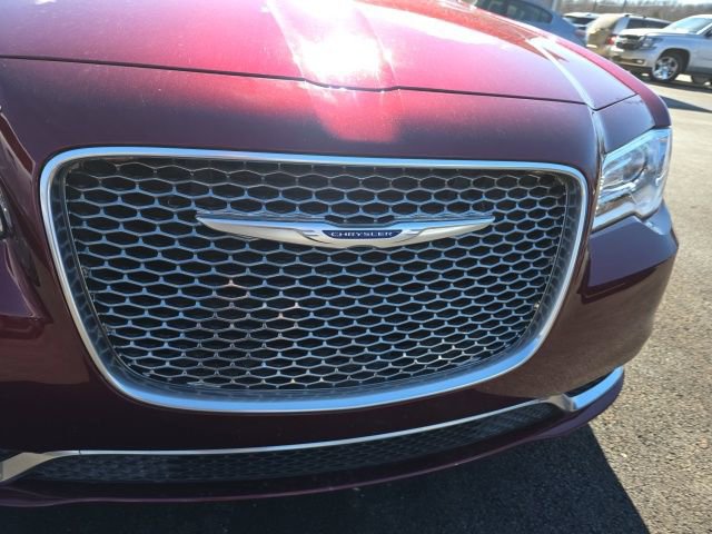 Used 2021 Chrysler 300 Touring w/ Chrome Appearance Package image 16