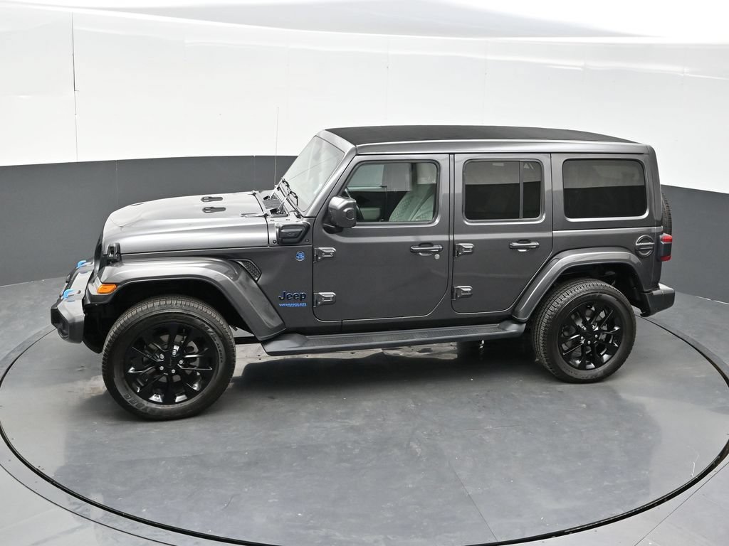 Used 2021 Jeep Wrangler Unlimited Sahara AWD/4WD image 32