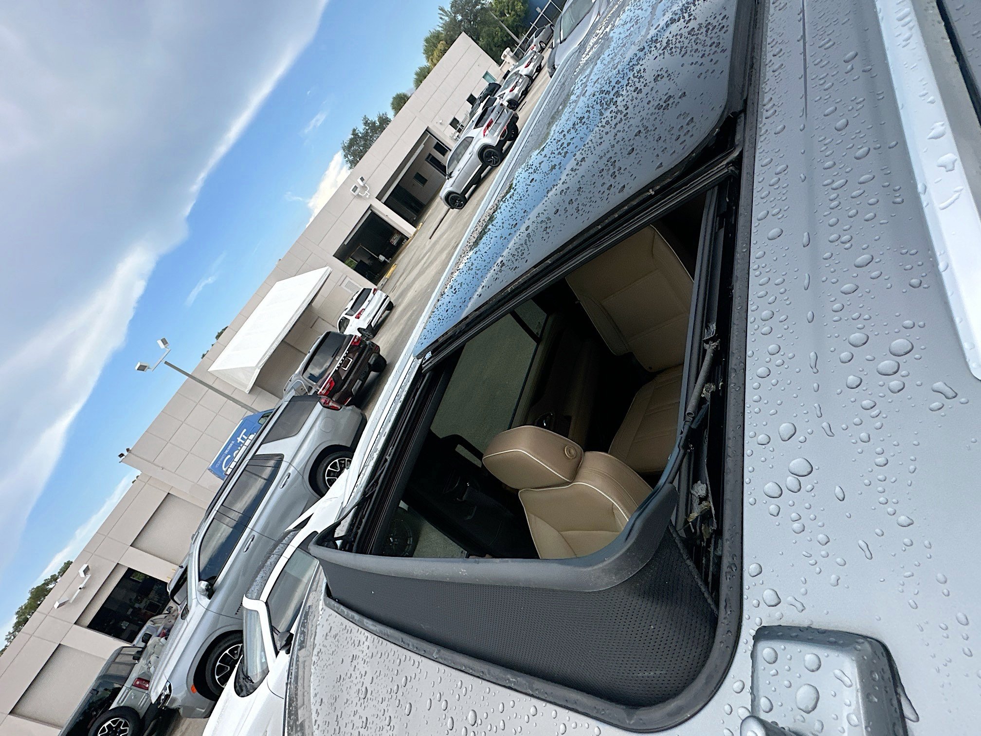 Used 2023 Chevrolet Suburban Premier RWD image 15