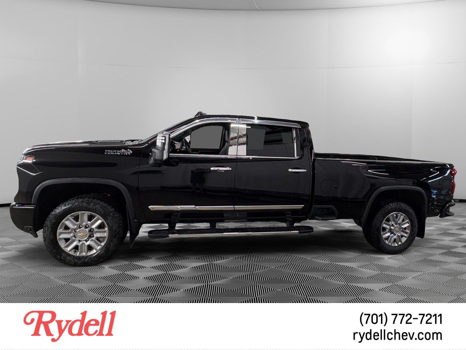 Used 2024 Chevrolet Silverado 3500 High Country w/ High Country Premium Package AWD/4WD image 2