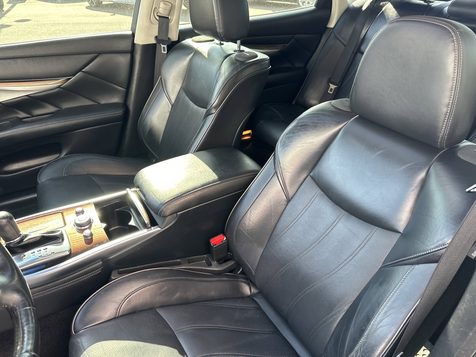 Used 2015 INFINITI Q70 L 5.6 w/ V8 Deluxe Technology Package RWD image 23