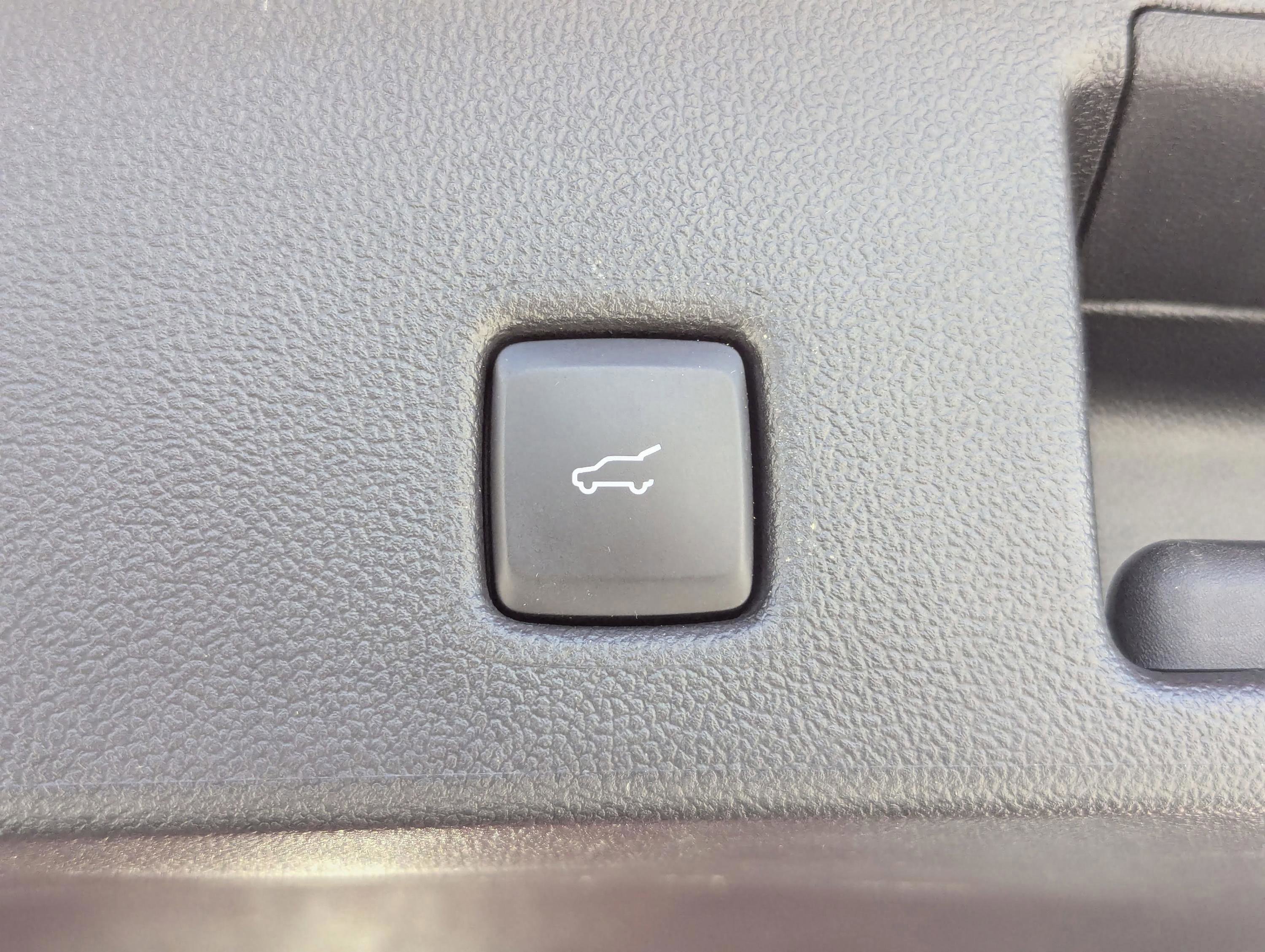 Used 2022 Ford Escape Titanium w/ Titanium Premium Package FWD image 39