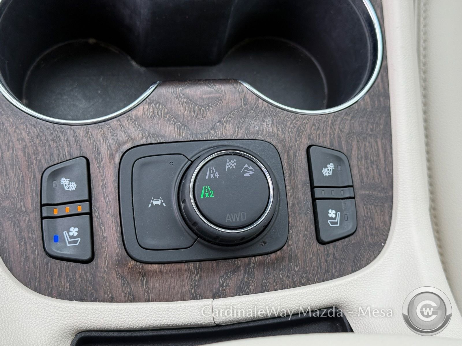 Used 2023 GMC Acadia Denali AWD/4WD image 25