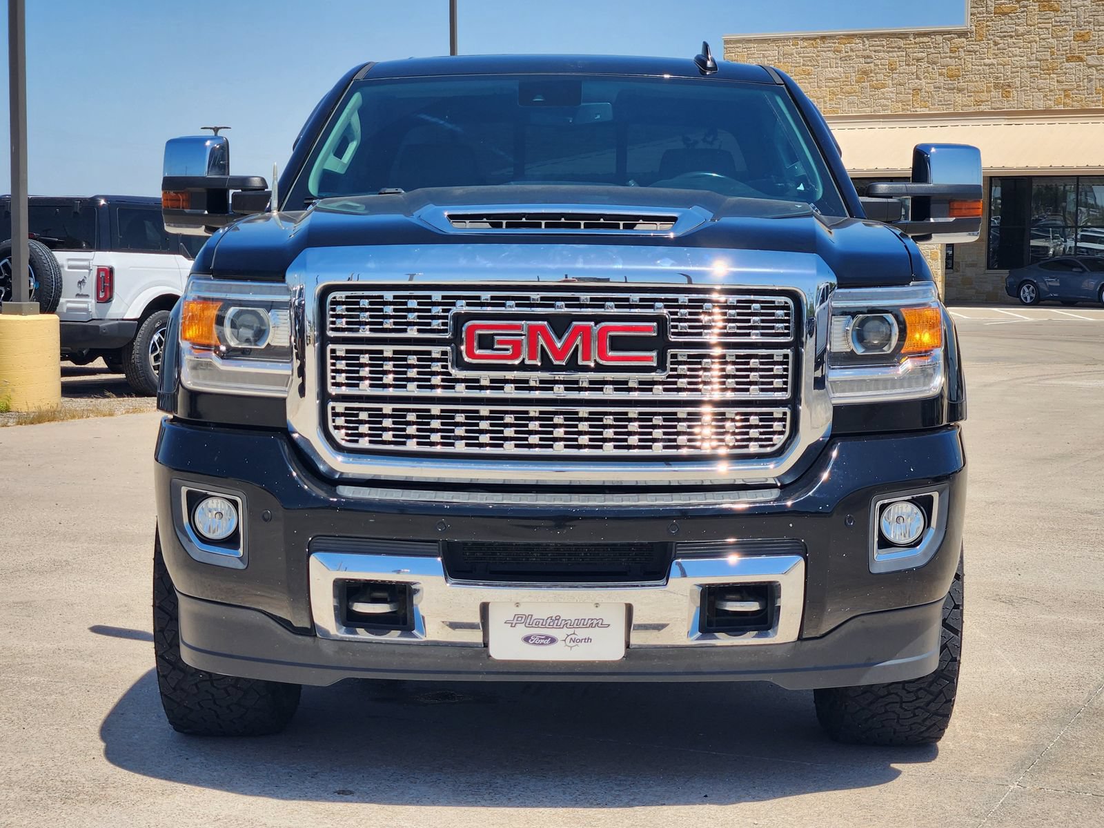 Used 2018 GMC Sierra 2500 Denali w/ Duramax Plus Package AWD/4WD image 6