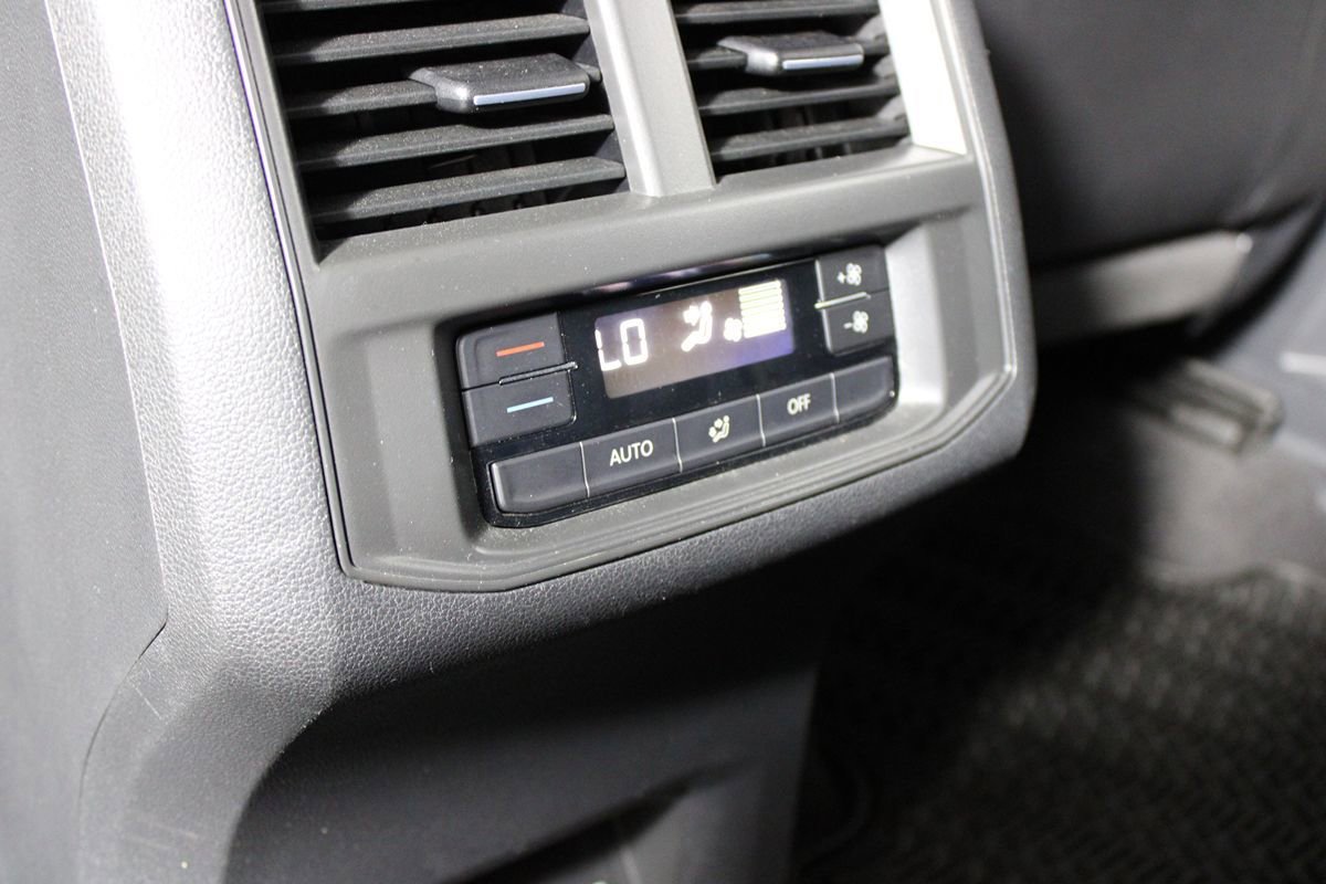Used 2023 Volkswagen Atlas SE w/ Panoramic Sunroof Package image 27