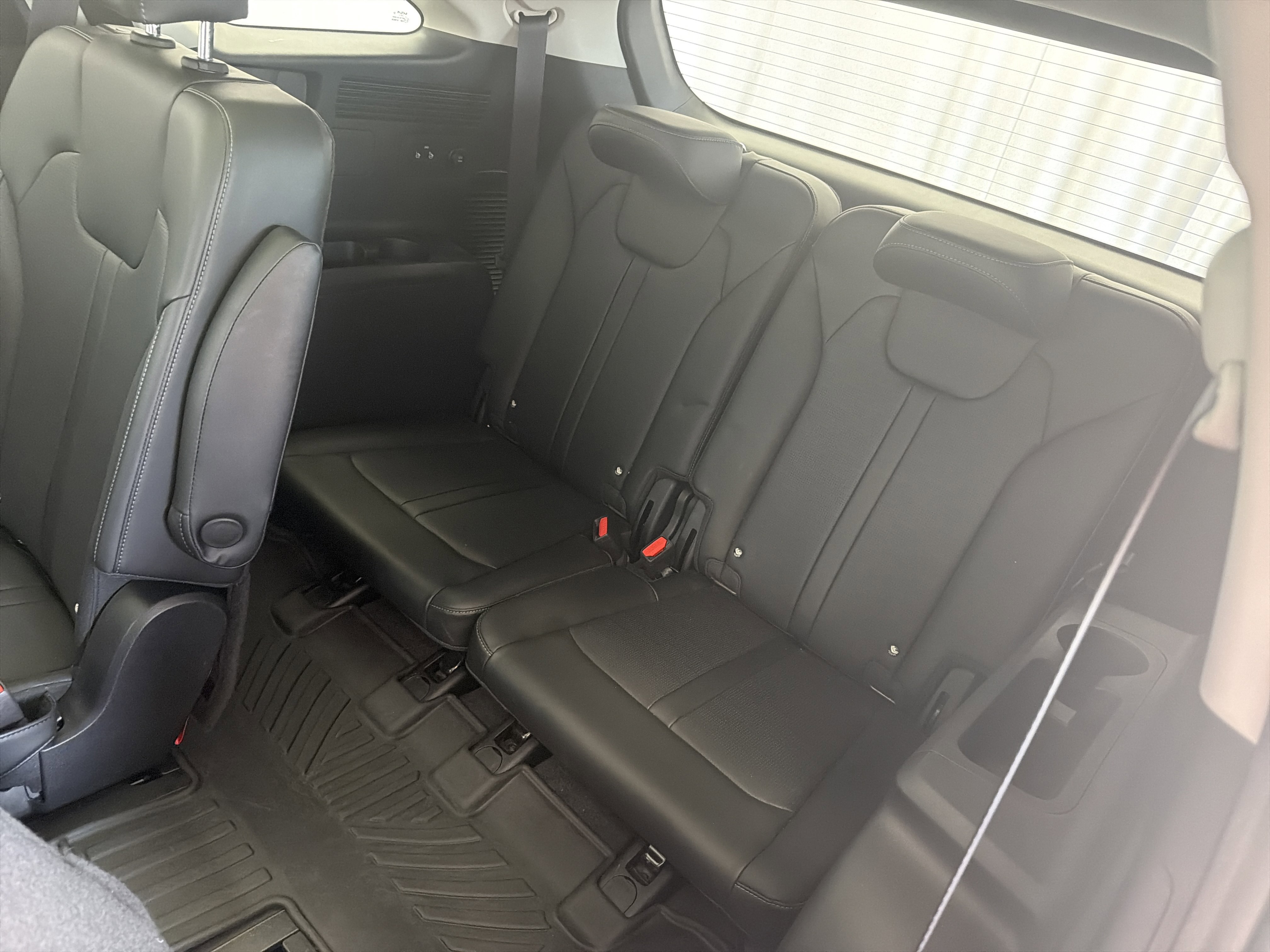 Used 2024 Kia Sorento SX image 15