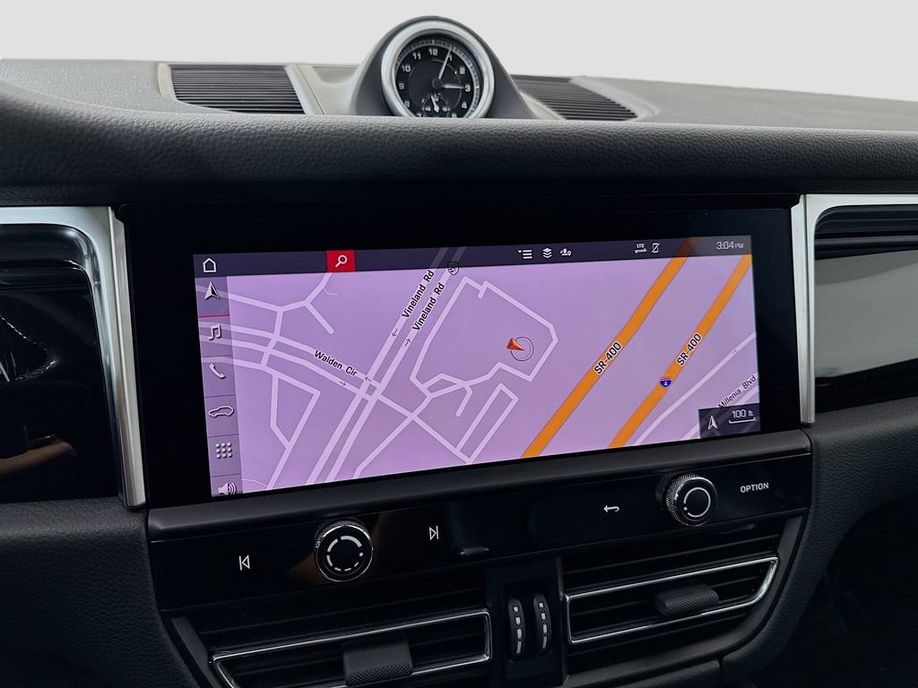 Certified 2023 Porsche Macan S AWD/4WD image 16