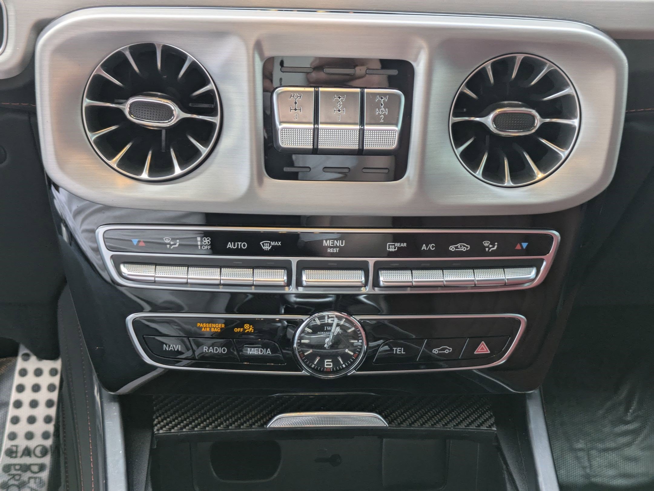 Certified 2024 Mercedes-Benz G 63 AMG 4MATIC image 32