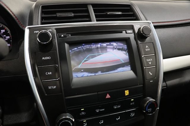Used 2016 Toyota Camry SE w/ Moonroof Package FWD image 23