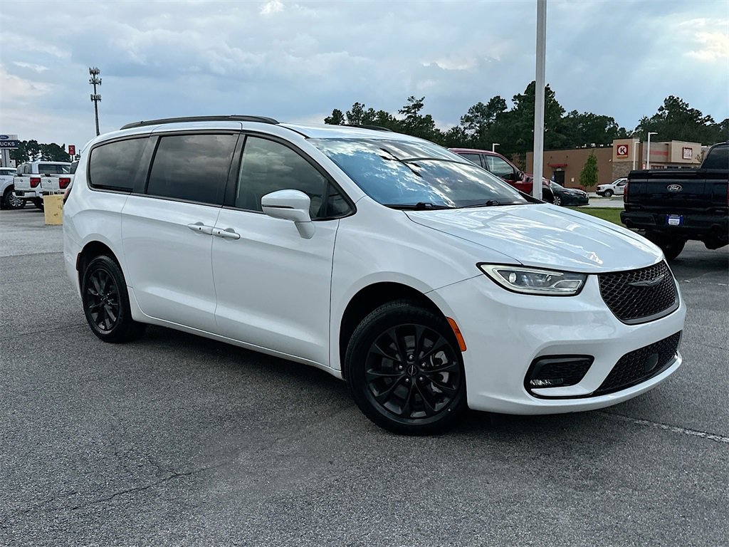 Used 2021 Chrysler Pacifica Limited w/ S Appearance Package