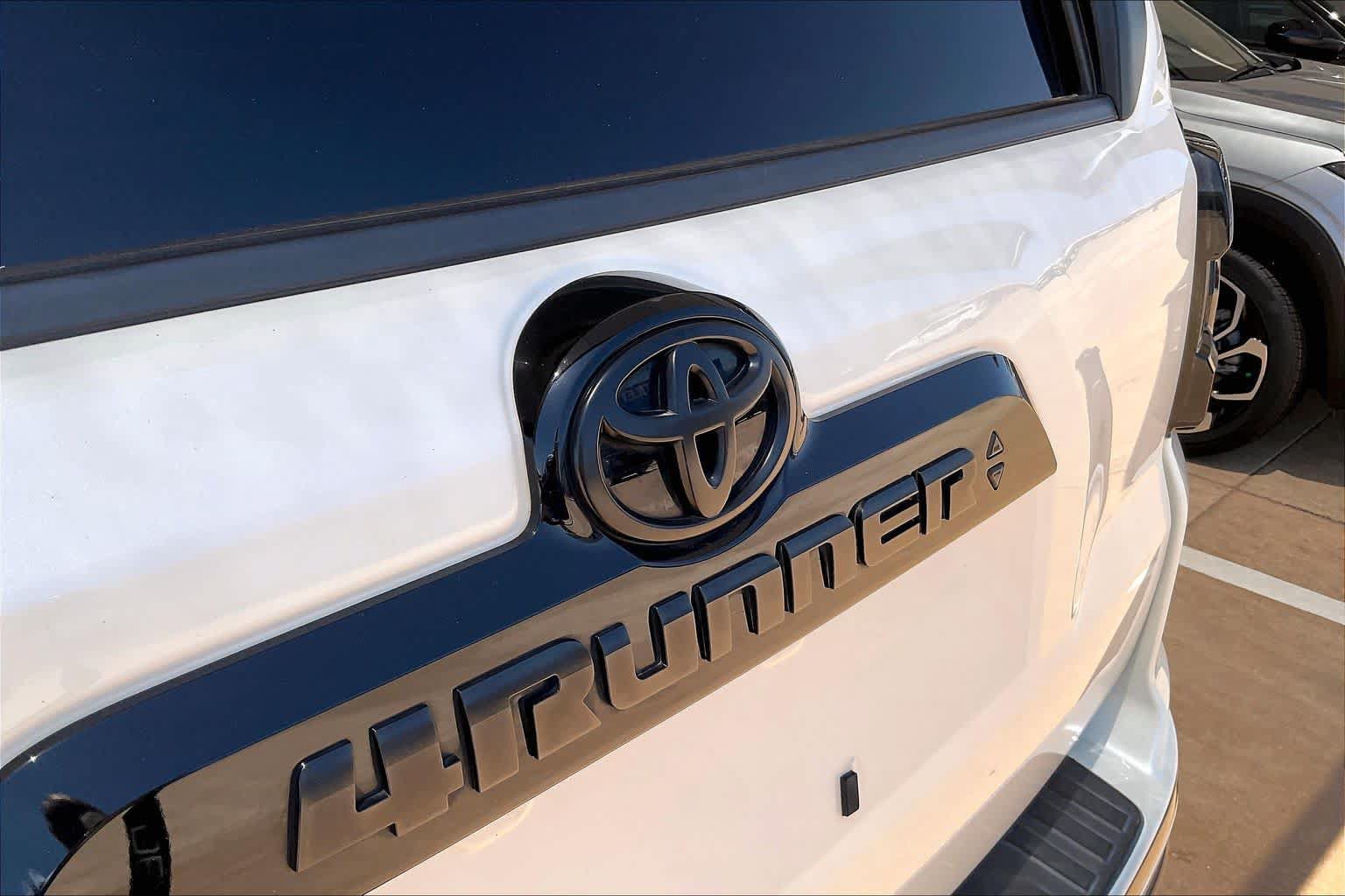 Used 2020 Toyota 4Runner Nightshade AWD/4WD image 31