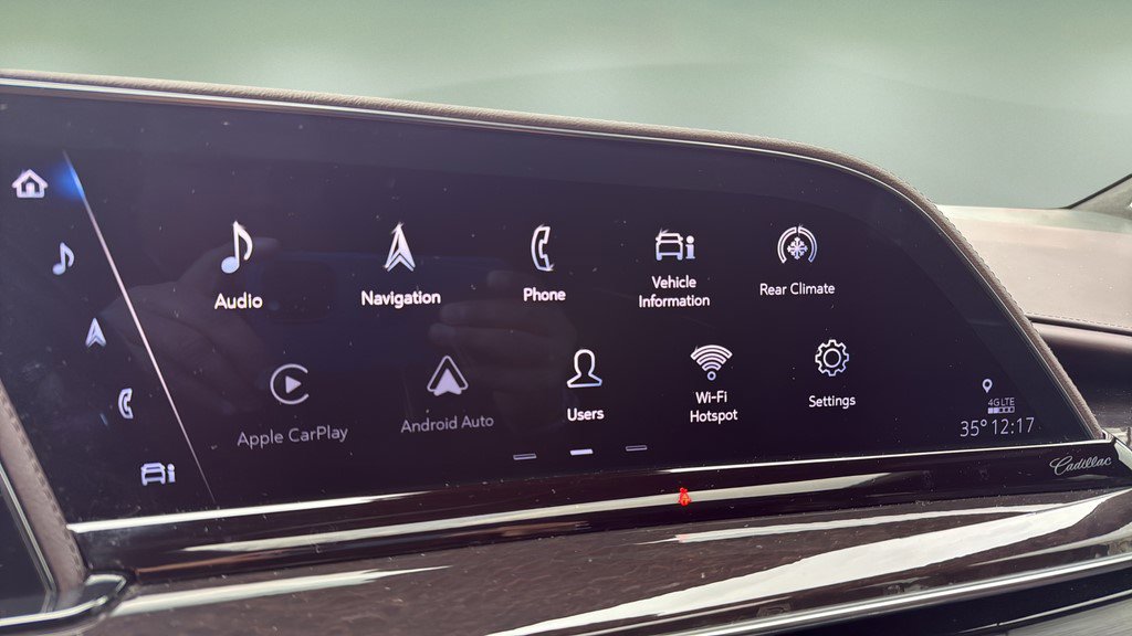 Certified 2022 Cadillac Escalade ESV Premium Luxury Platinum image 17