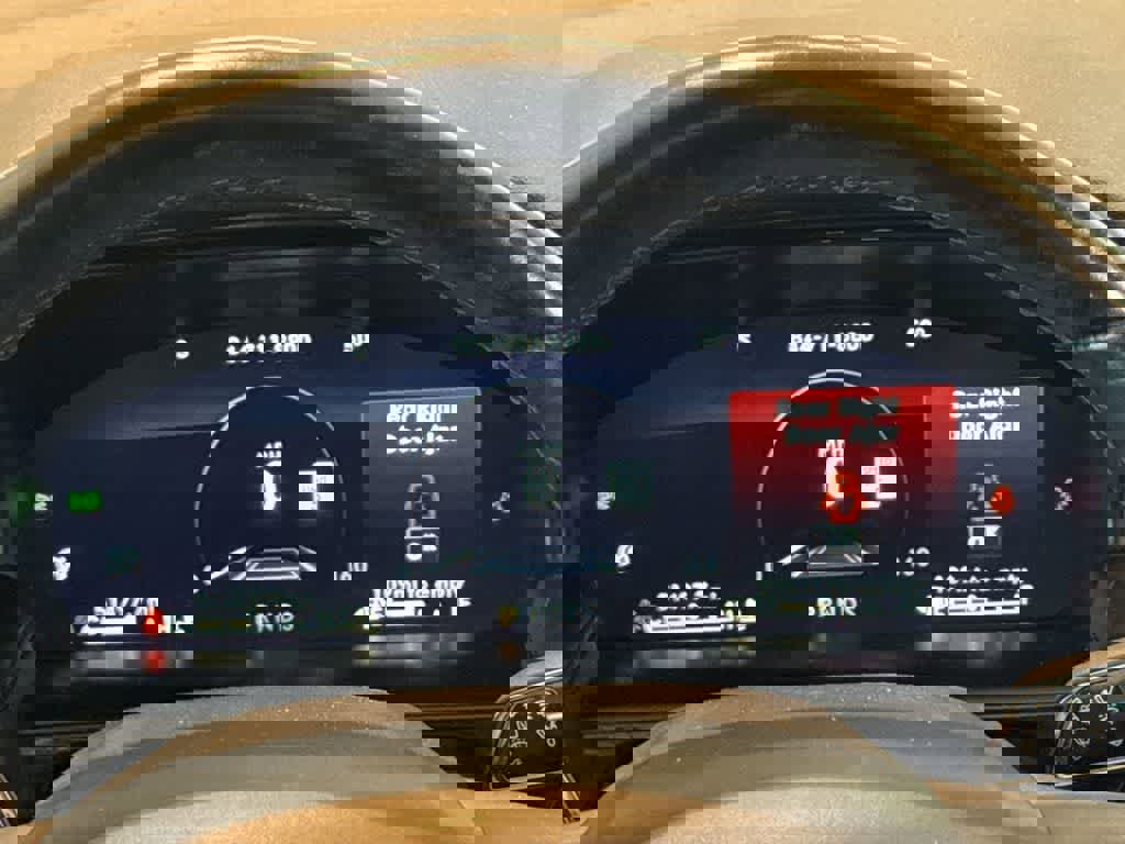 Used 2022 Lincoln Nautilus Reserve w/ Equipment Group 201A image 18