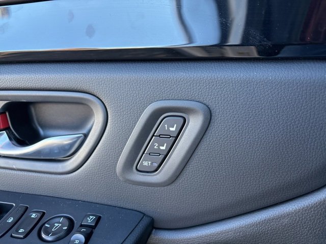 Used 2025 Honda Pilot TrailSport image 25