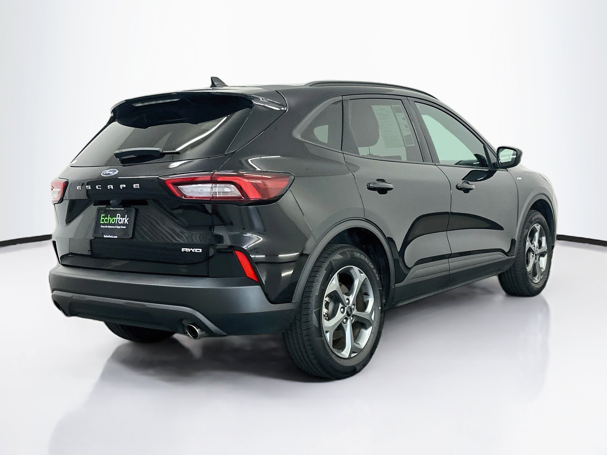 Used 2025 Ford Escape ST-Line Select AWD/4WD image 9