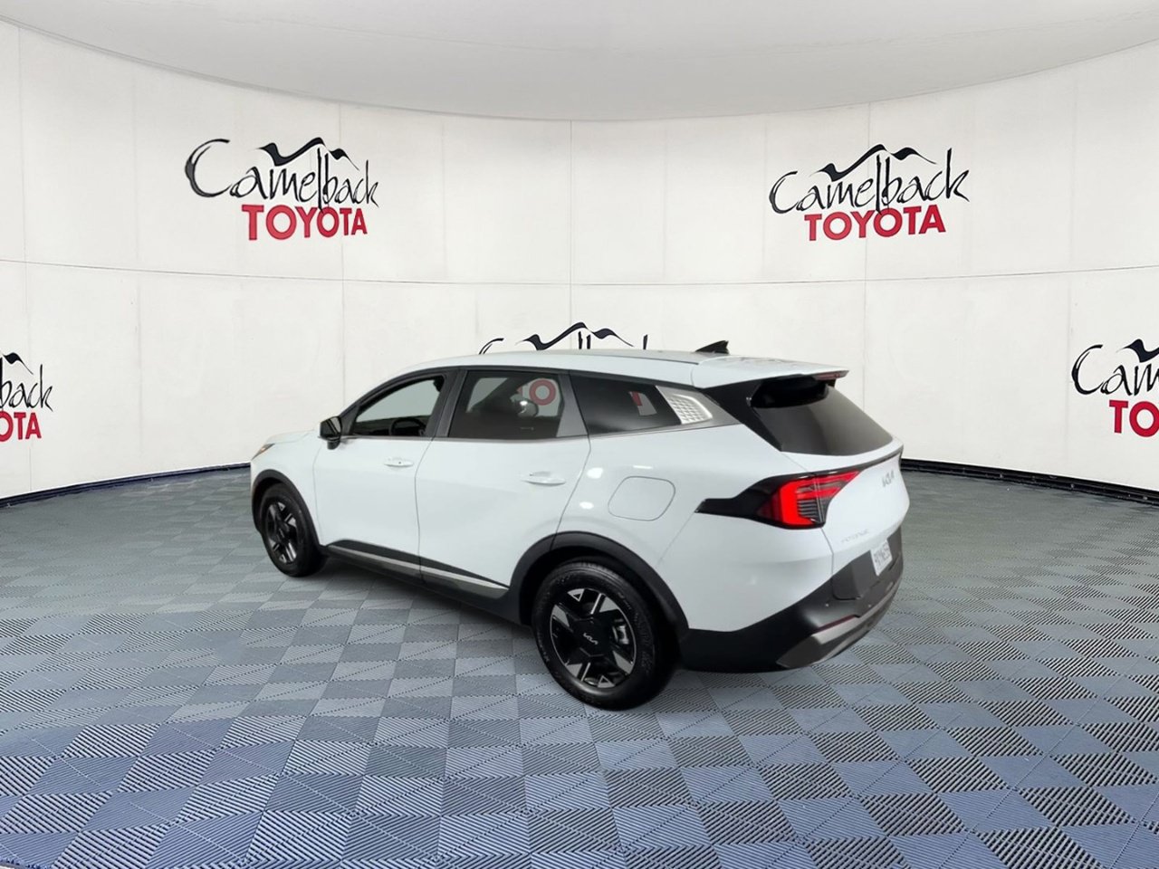 Used 2026 Kia Sportage LX FWD image 9
