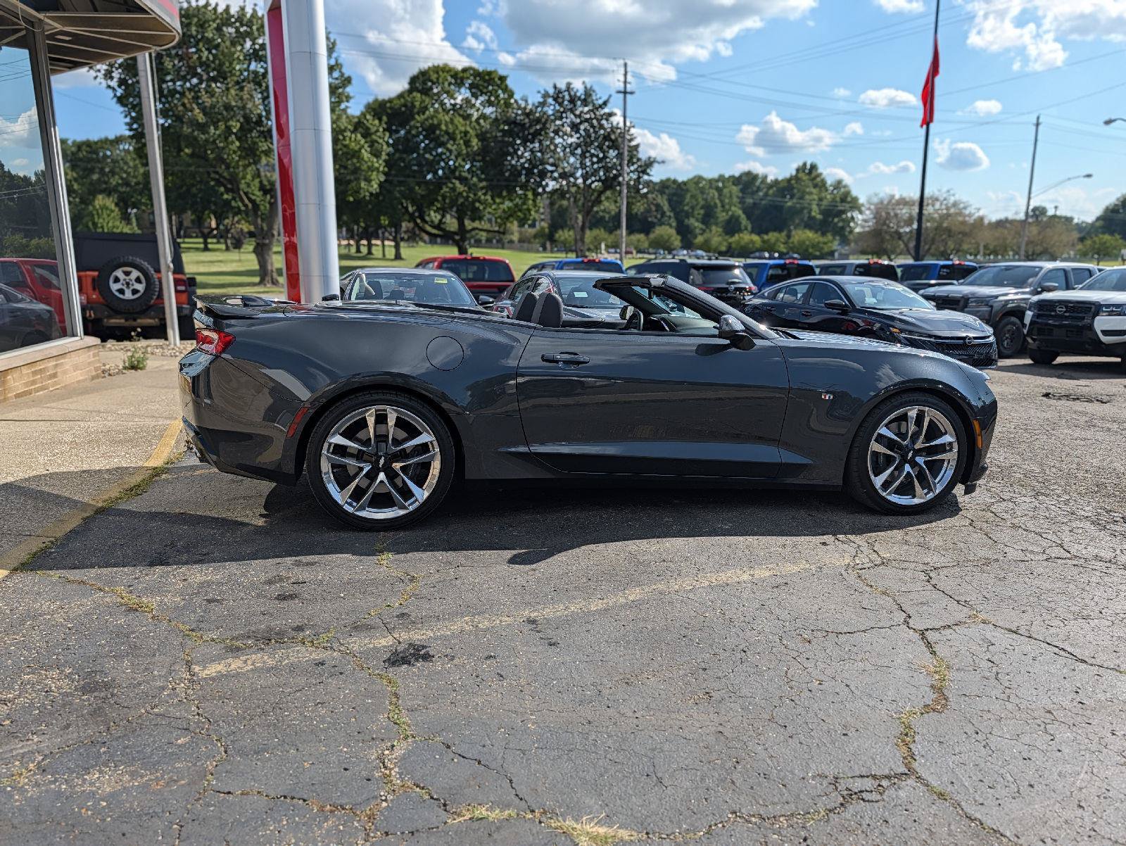 Used 2018 Chevrolet Camaro SS RWD image 35