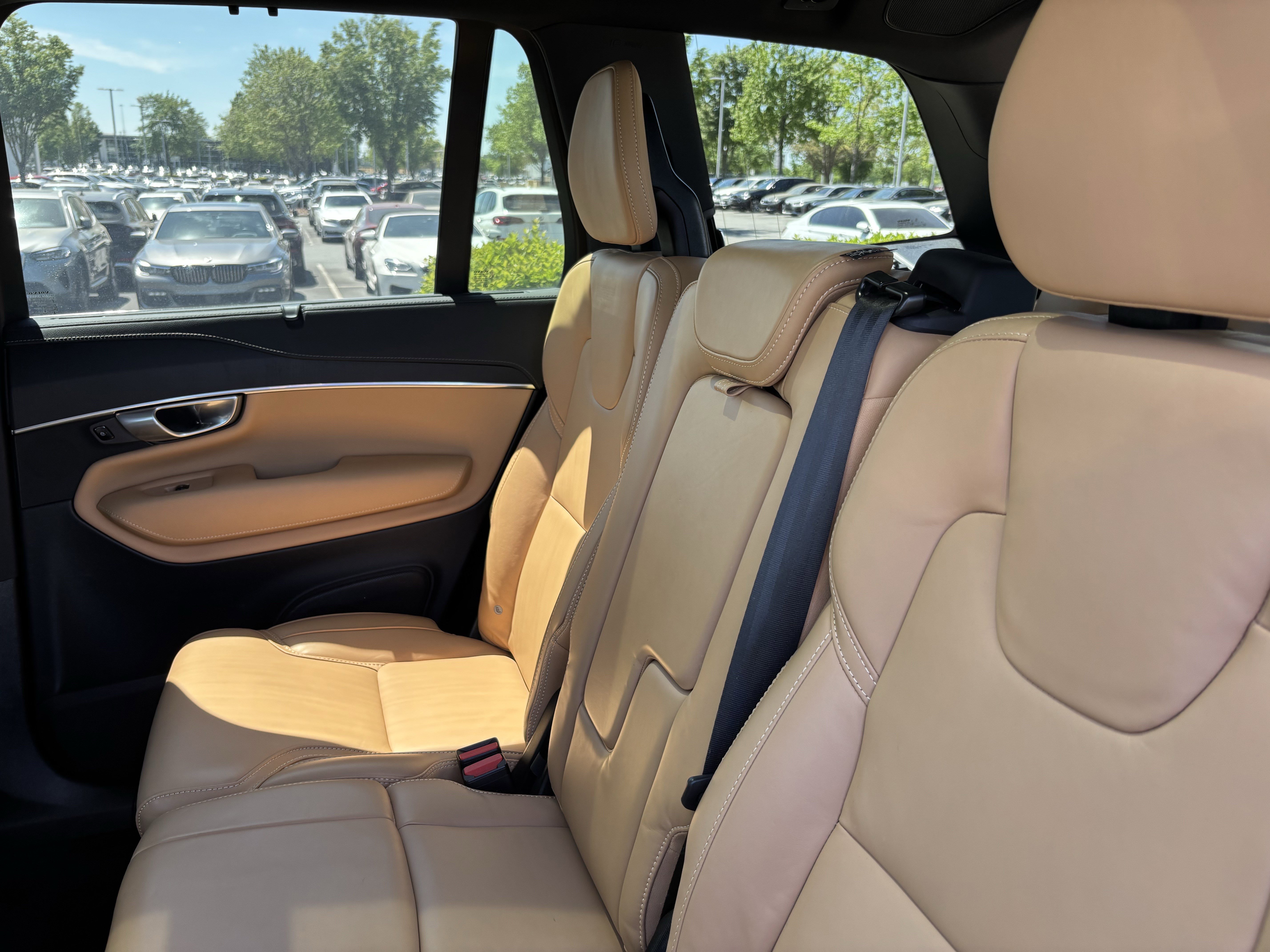 Used 2024 Volvo XC90 B6 Ultimate w/ Protection Package Premier AWD/4WD image 32