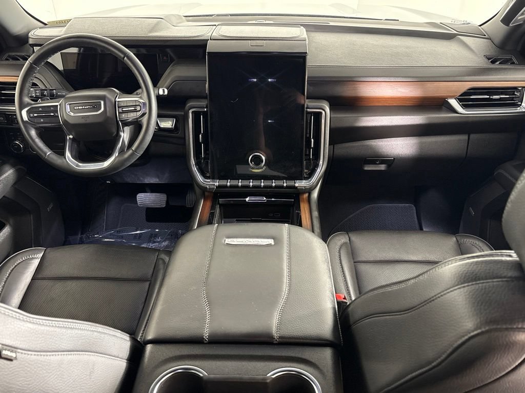 Used 2025 GMC Yukon XL Denali AWD/4WD image 18