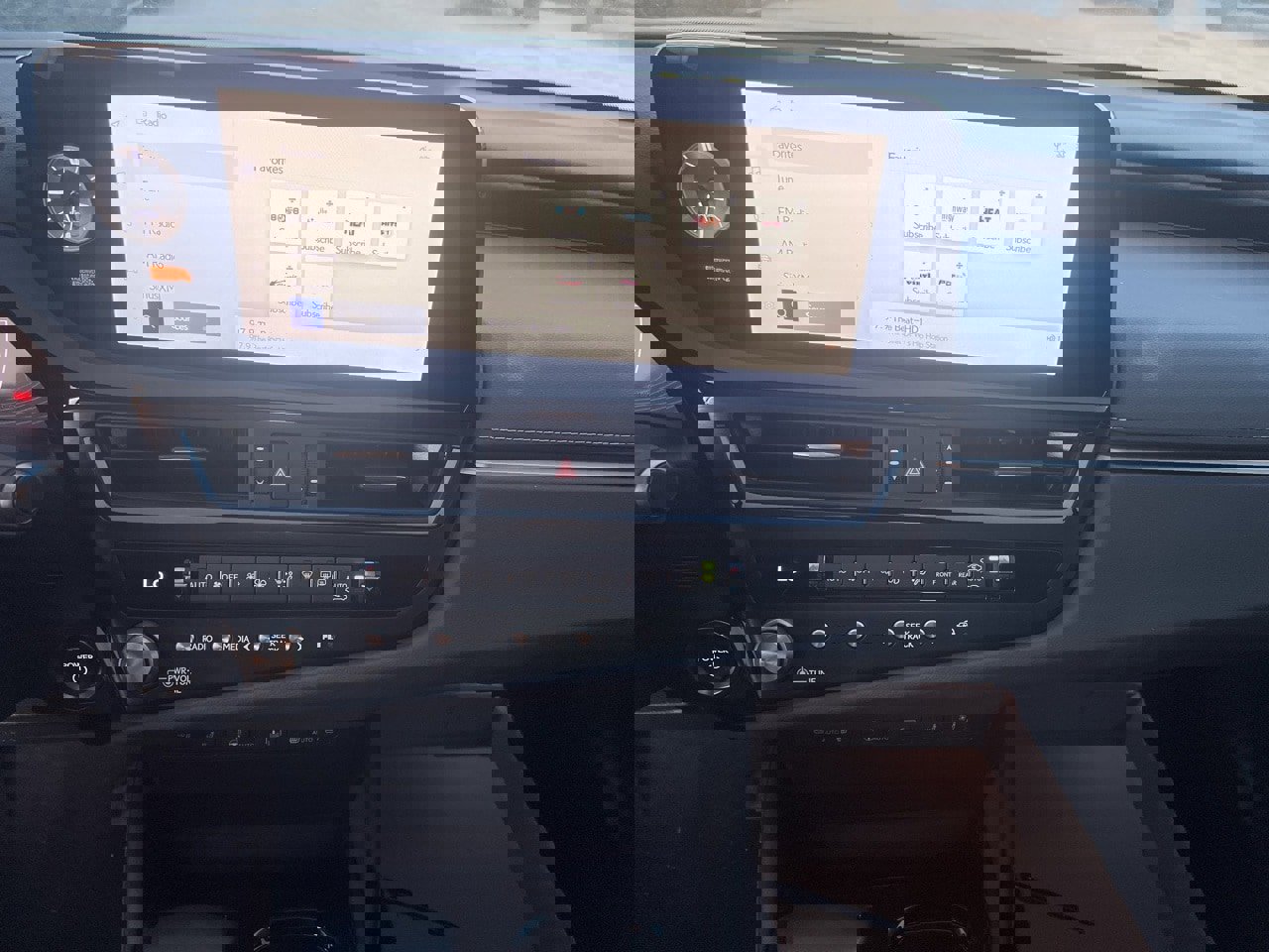 Used 2024 Lexus ES 300h w/ Luxury Package image 10