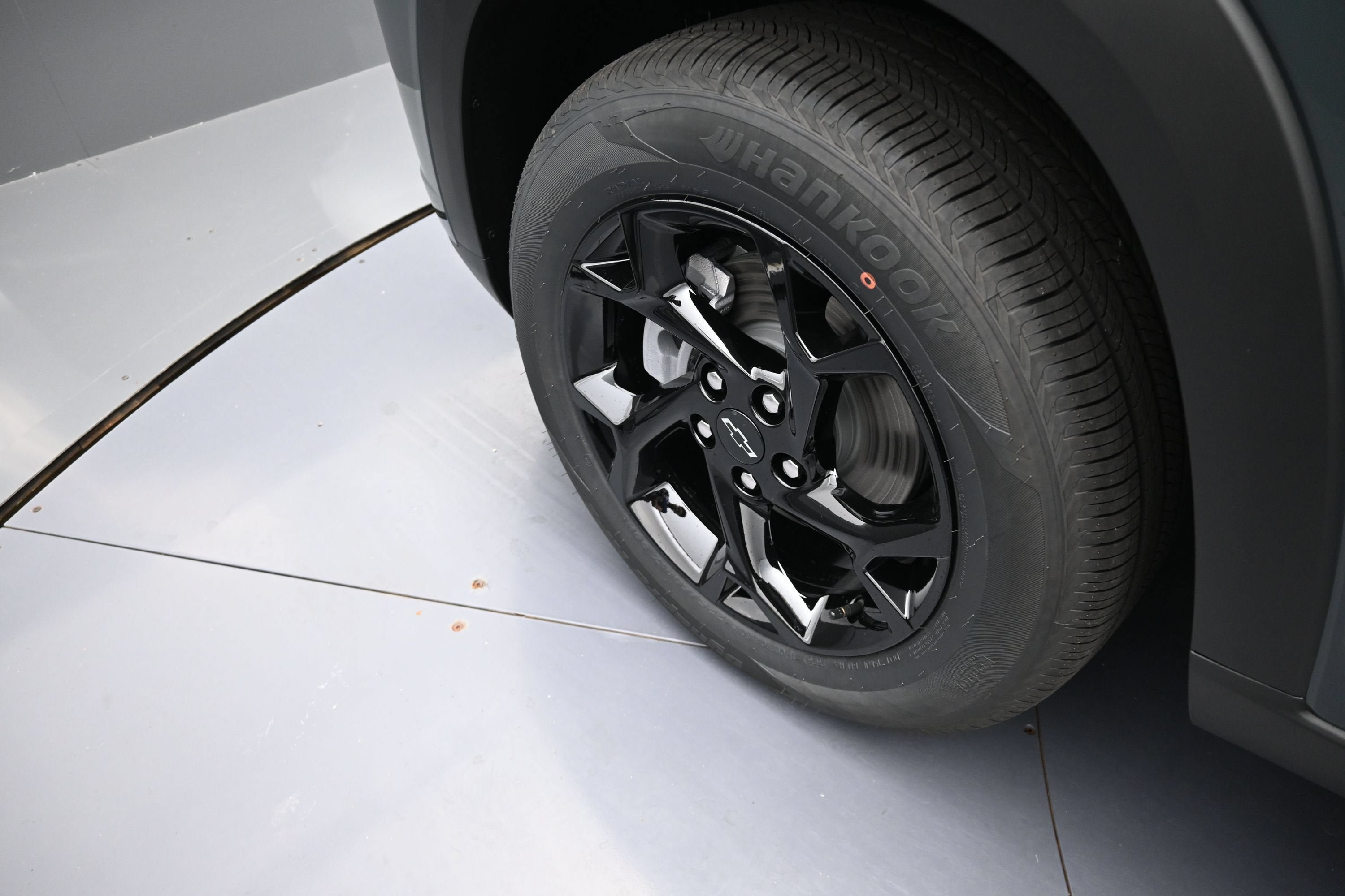 New 2026 Chevrolet Trax LT w/ Sunroof Package FWD image 35