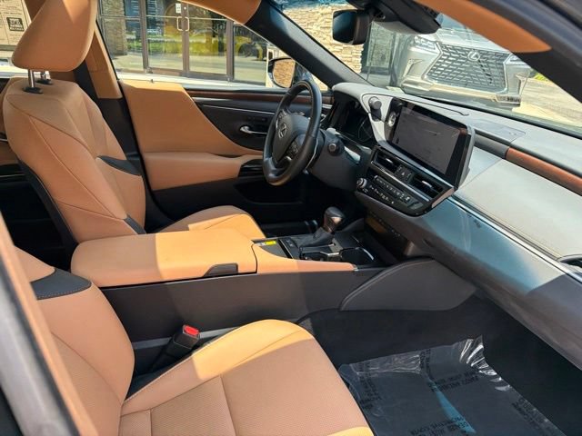 Used 2025 Lexus ES 300h F Sport w/ Accessory Package (Z1) FWD image 30