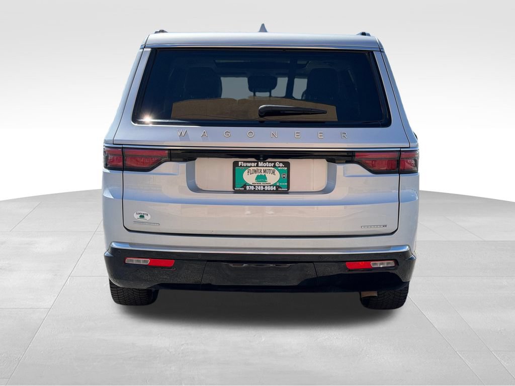 Used 2022 Jeep Wagoneer Series III w/ Premium Group I AWD/4WD image 4