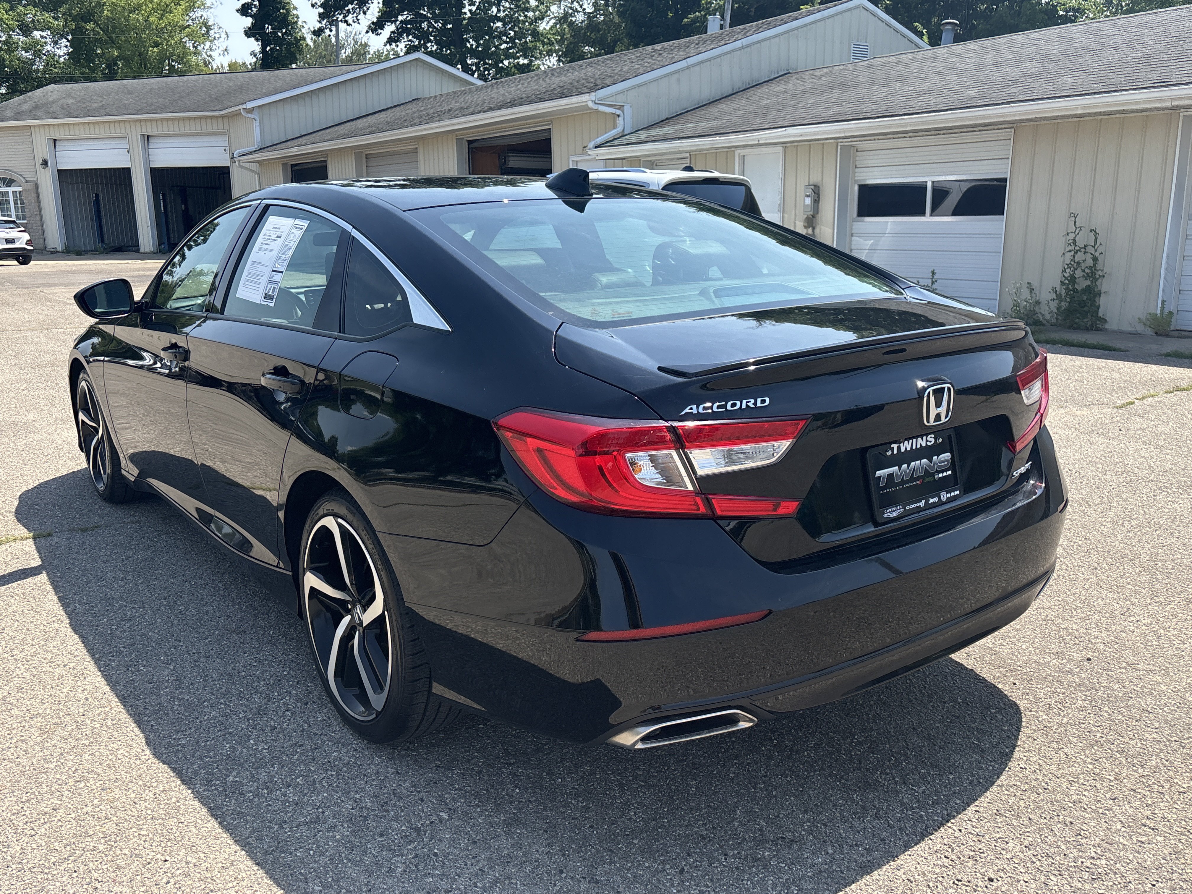 Used 2022 Honda Accord Sport image 7