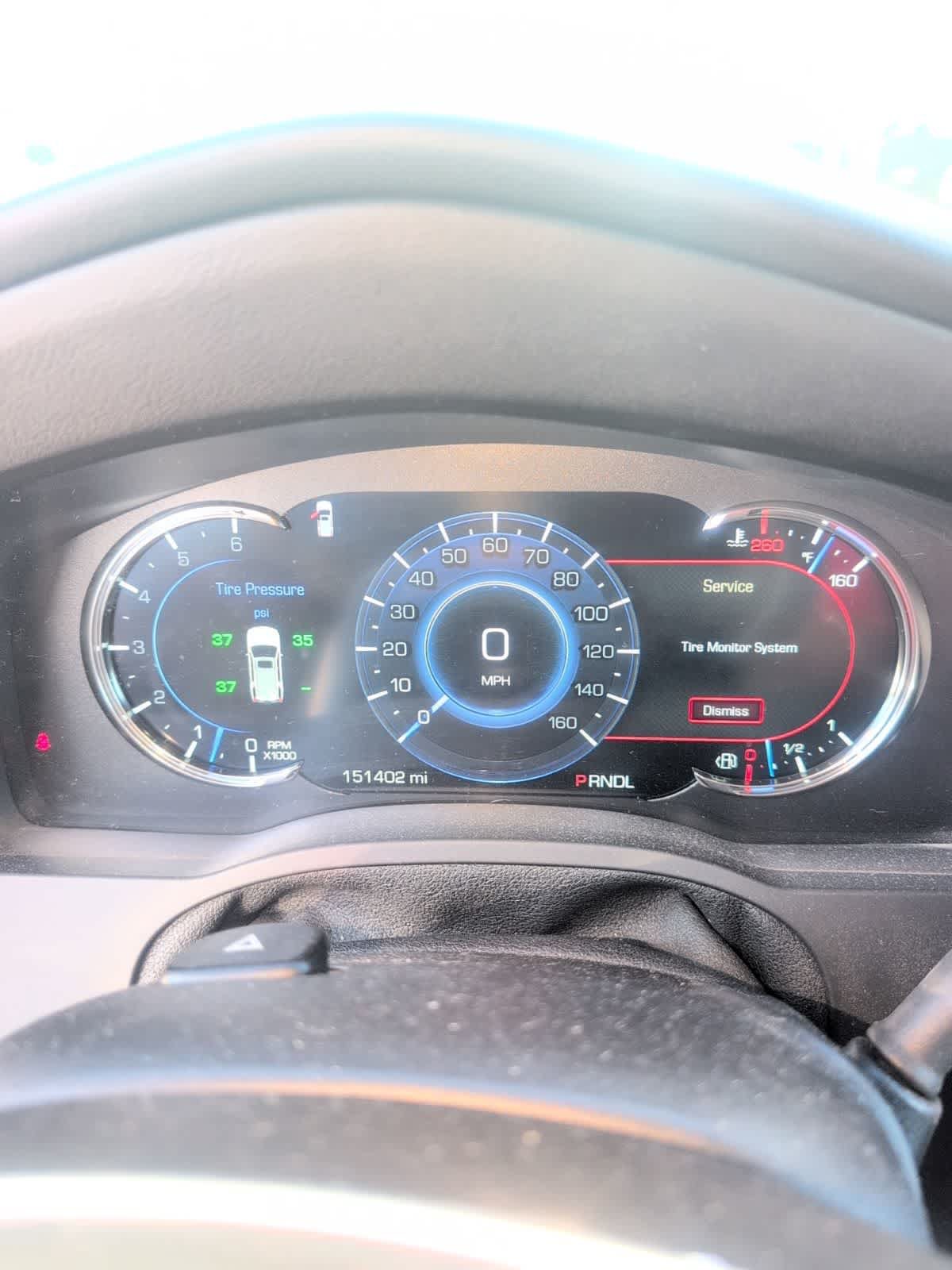 Used 2018 Cadillac Escalade ESV Luxury RWD image 2