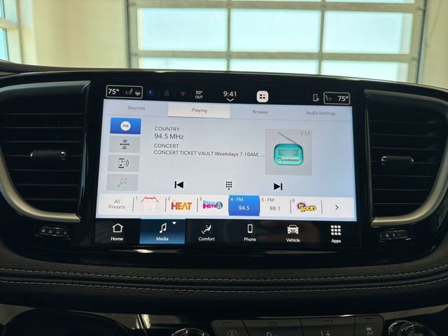 New 2027 Chrysler Pacifica Select AWD/4WD image 25