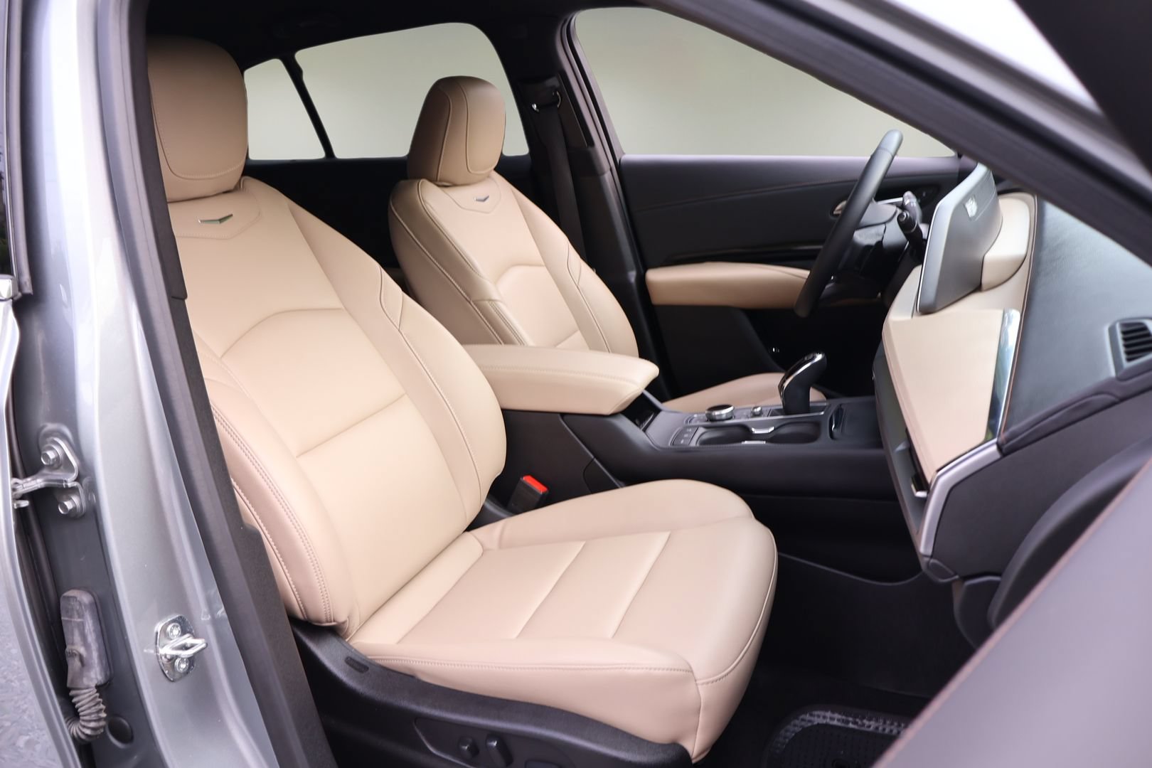 Certified 2024 Cadillac XT4 Luxury FWD image 18