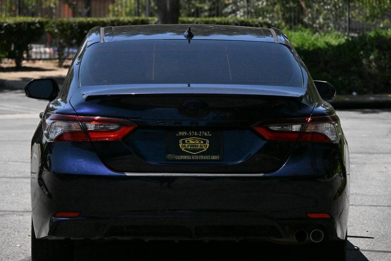 Used 2022 Toyota Camry SE w/ Carpet Mat Package (TMS) FWD image 4