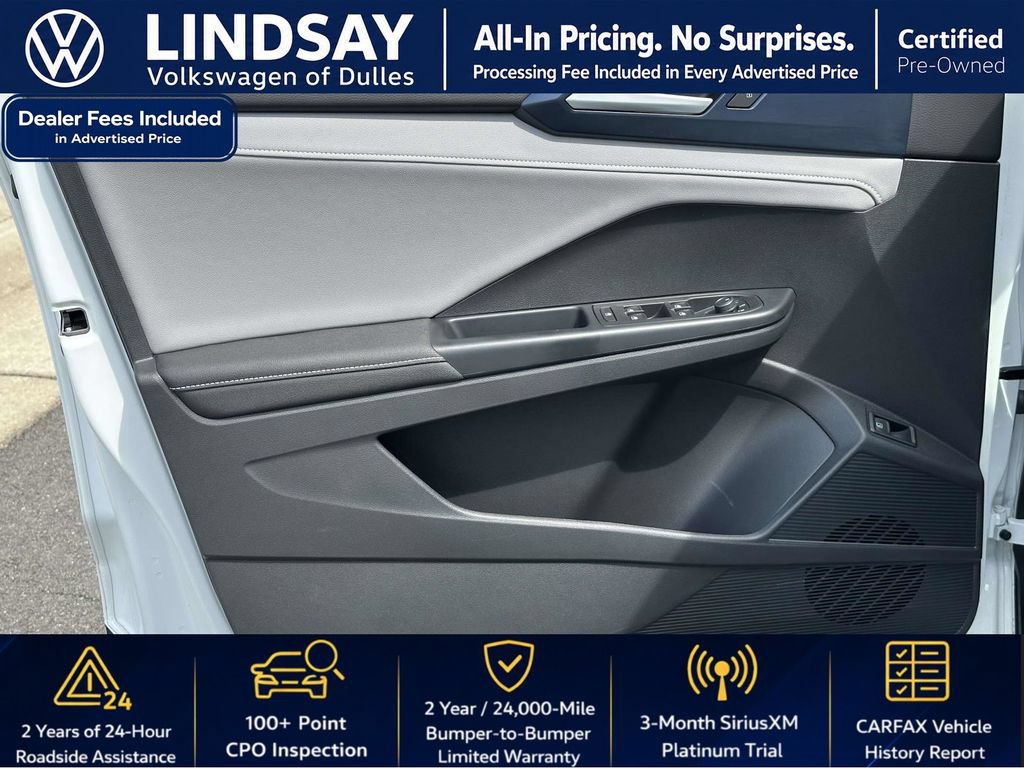 Used 2024 Volkswagen Taos SE w/ Panoramic Sunroof Package AWD/4WD image 10