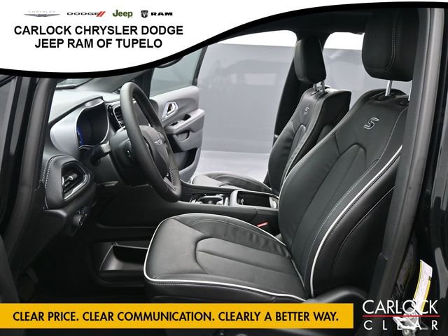 New 2026 Chrysler Pacifica Limited w/ Uconnect Theater Family Group image 9