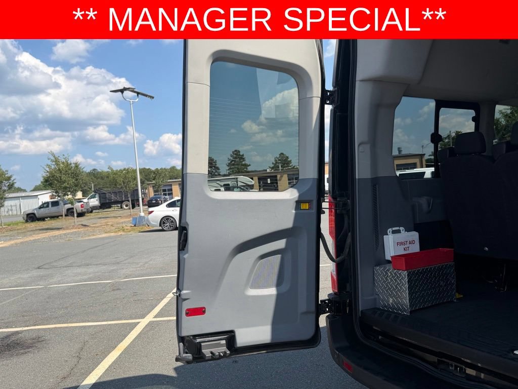 Used 2017 Ford Transit 350 XLT RWD image 9