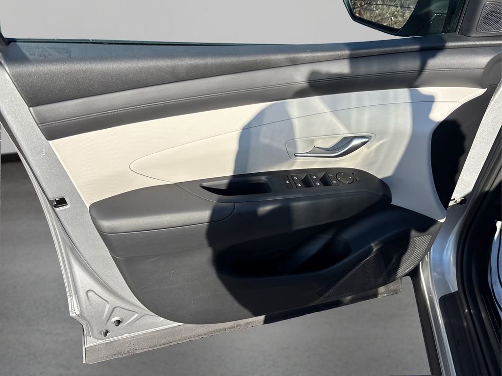 New 2026 Hyundai Tucson SE image 24